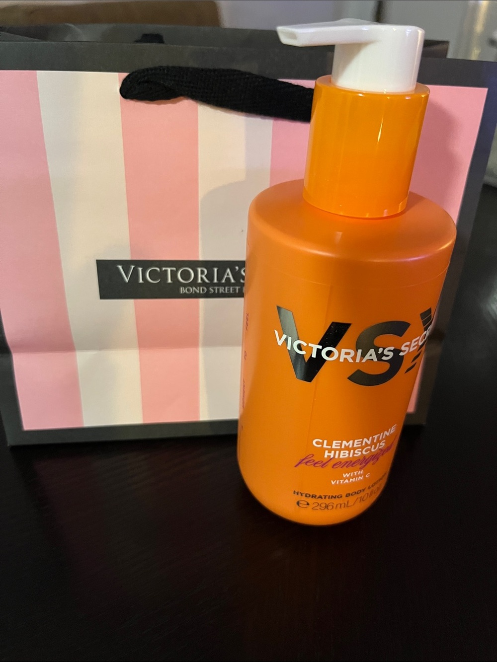 Victoria Secret hydrating body lotion